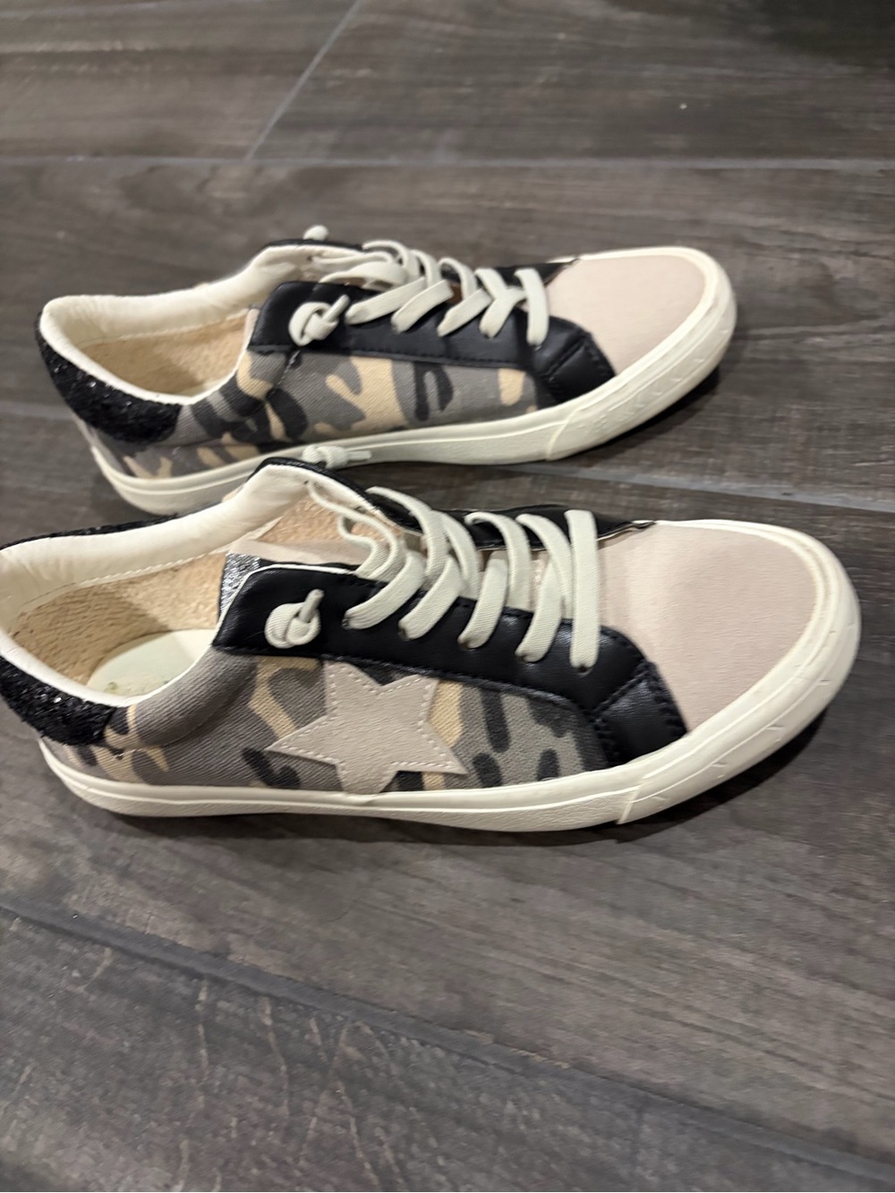 Vintage Havana Beige and Black Camo Star Lace-Up Sneakers